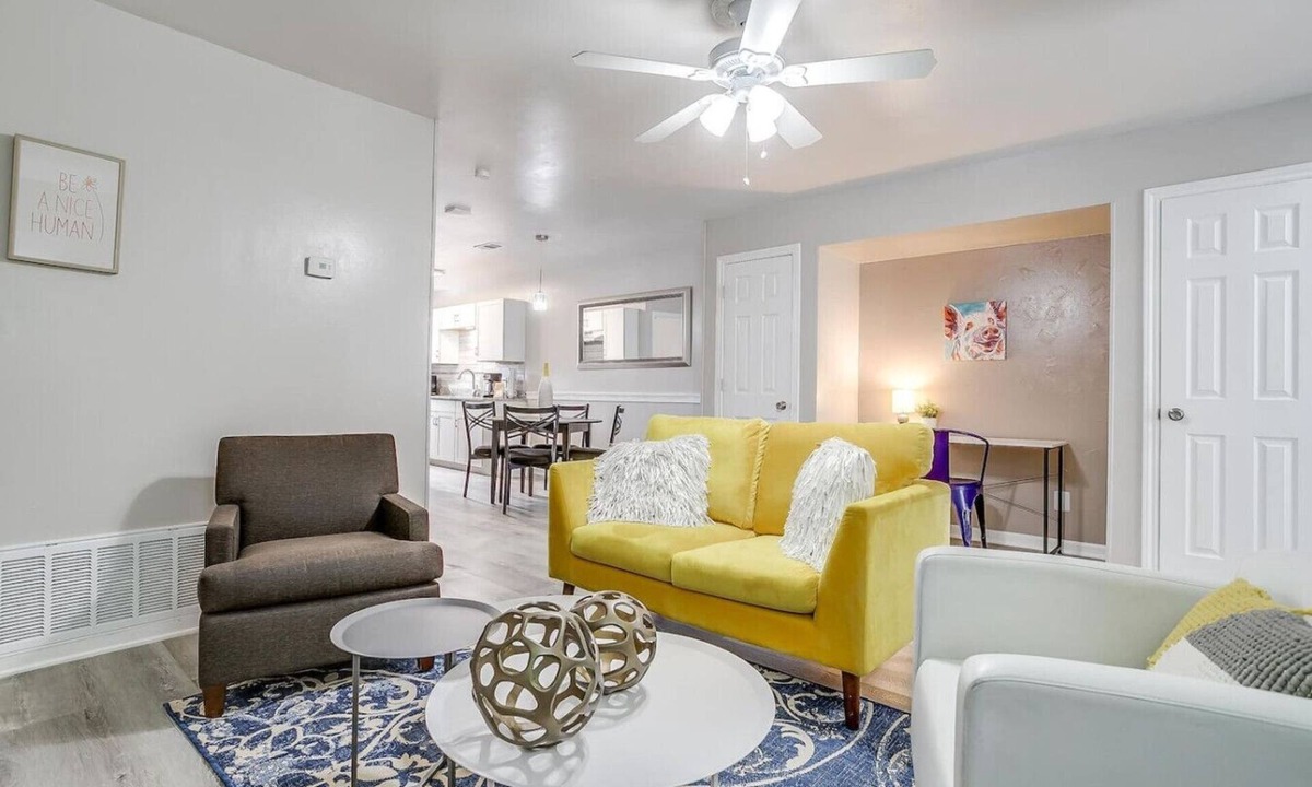 Central Arlington Apartment | Peaceful 2 BR Apt for Month Stay