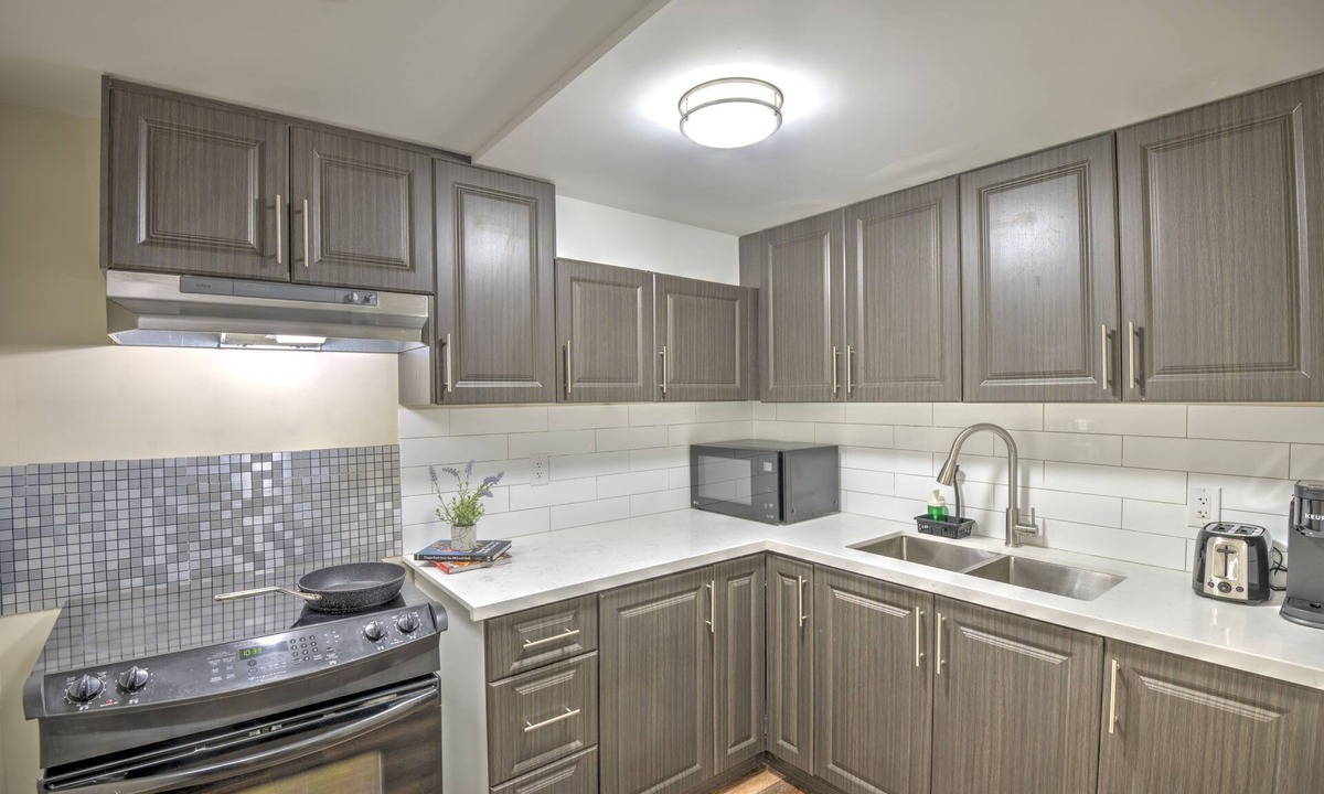 Erin Mills Apartment | Peaceful 2 BR Basement Stay: Your Getaway