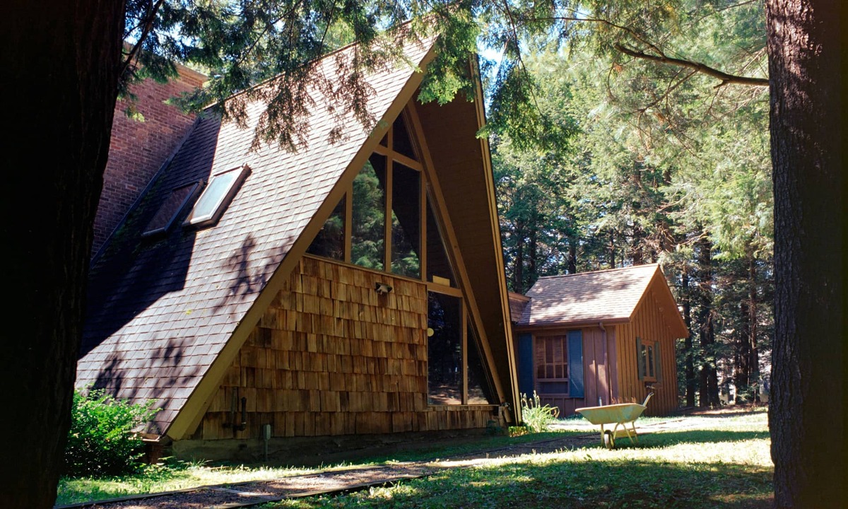 Ellenburg Depot Ski Chalet | Peaceful 3-Bedroom Chalet on Chazy Lake