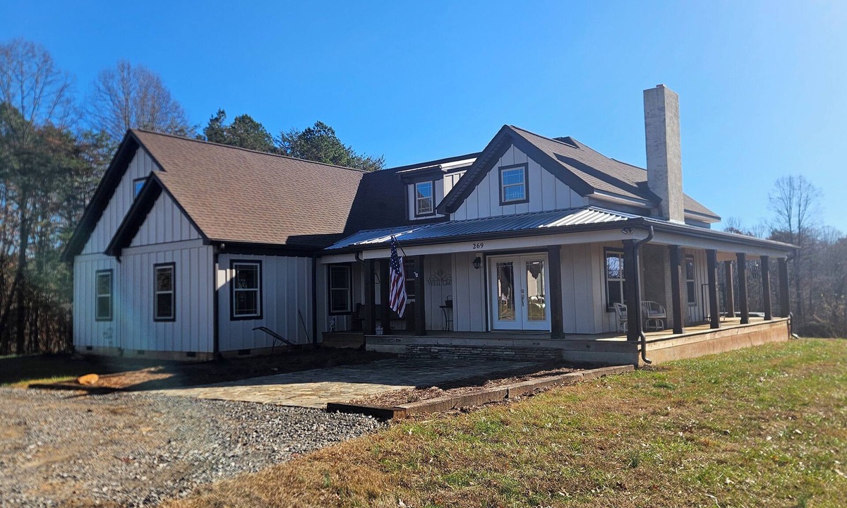 Dobson Other | Peaceful 3-bedroom farmhouse on working dairy farm