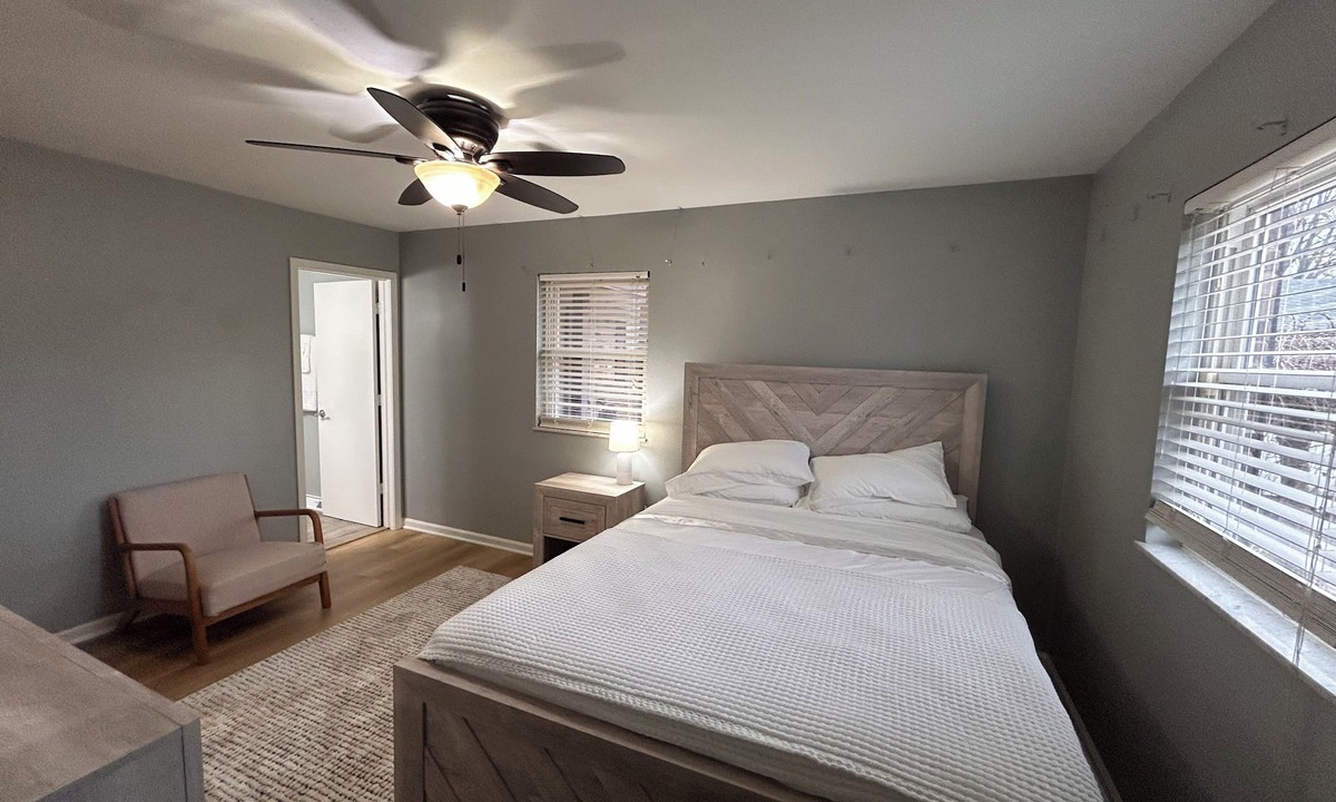 West Newton House | Peaceful 3-bedroom house near Airport