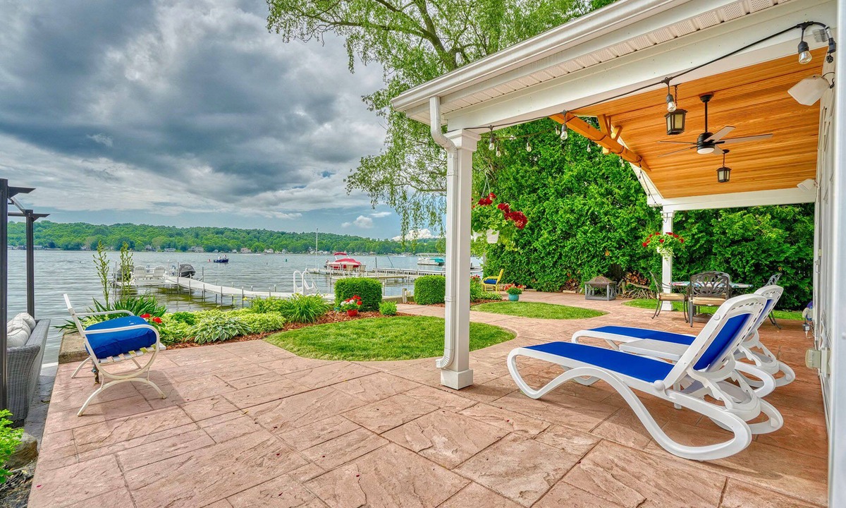Livonia House | Peaceful 3-bedroom waterfront lakehouse on Conesus Lake.