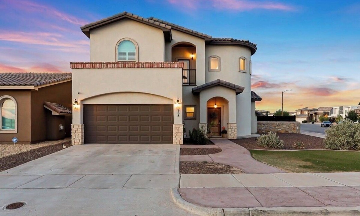 Biggs Field House | Peaceful 4-bedroom house with AC in El Paso