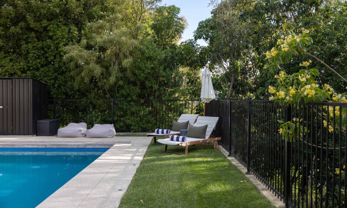 Havelock North Apartment | Peaceful 4BR Getaway Large Heated Pool