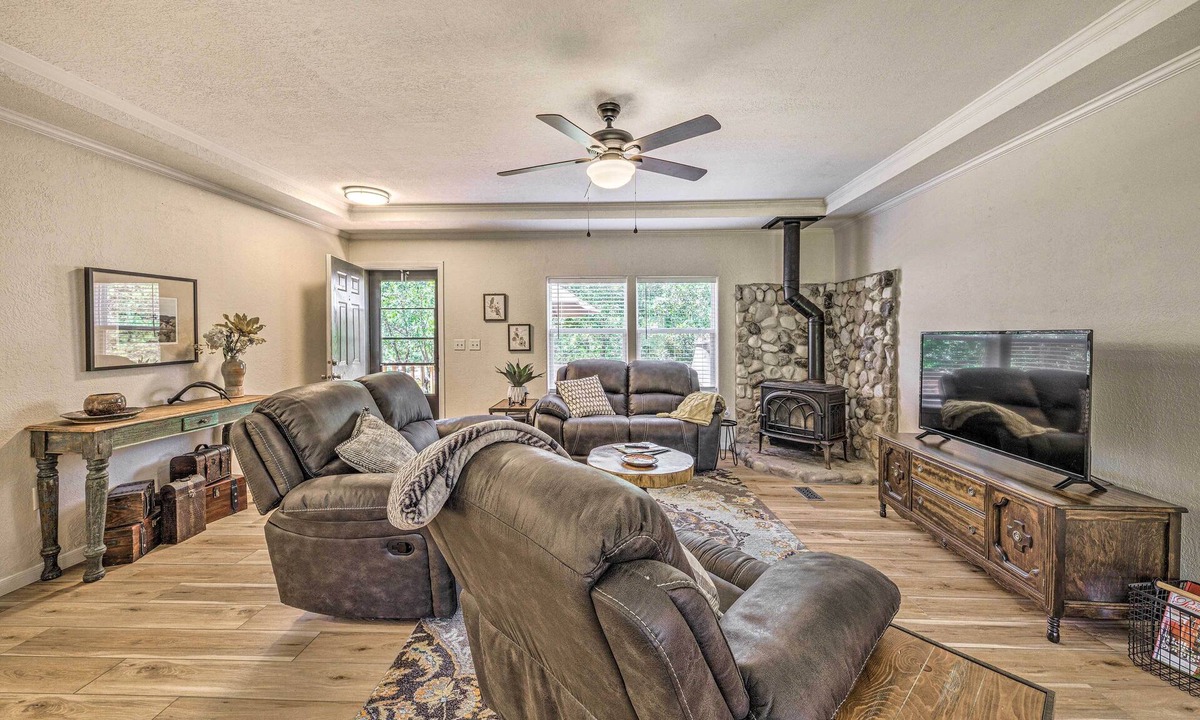 Alto House | Peaceful Alto Home w/Deck ~ 12 Mi to Ski Apache!