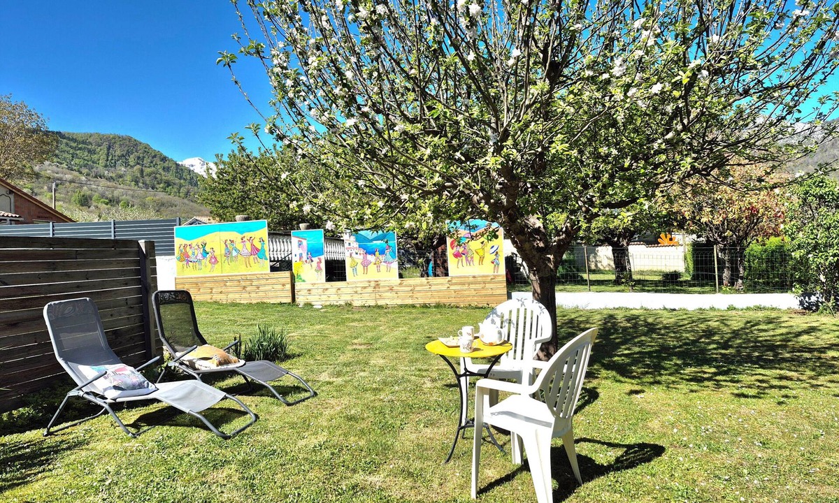 Tarascon-sur-Ariege House | Peaceful and Artistic Cottage in Tarascon-sur-Ariège