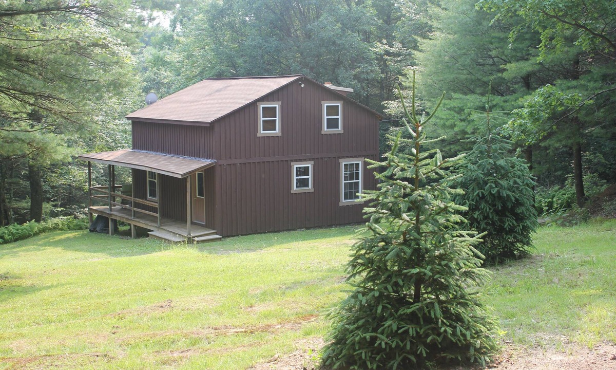 Lock Haven Cabin | Peaceful and Conveniently located