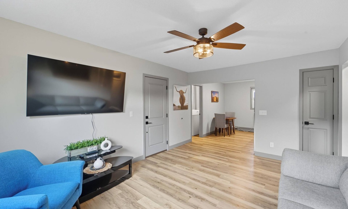 Altoona Apartment | Peaceful and Cozy - 2BR 1BA/Washer/Parking