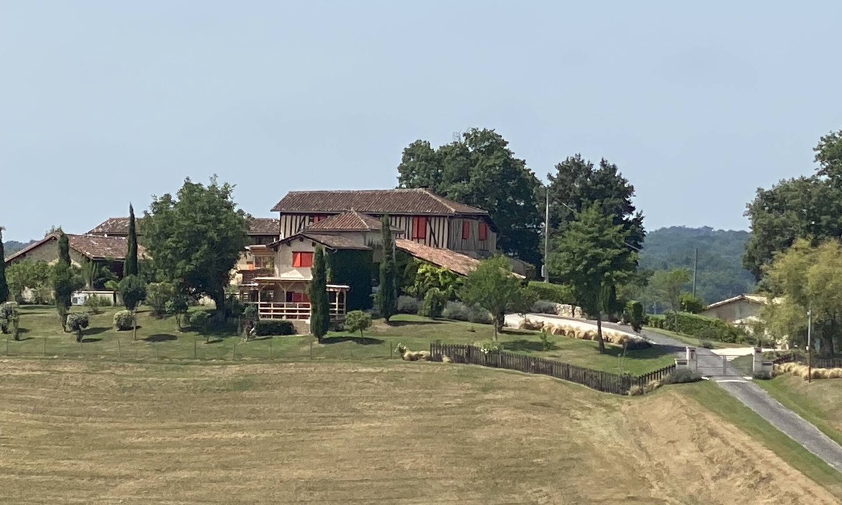 Boulogne-sur-Gesse Cottage | Peaceful and private 2- bed Gite with Pool