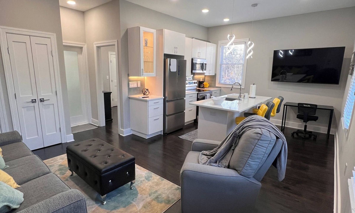 Livingston Apartment | Peaceful and modern retreat