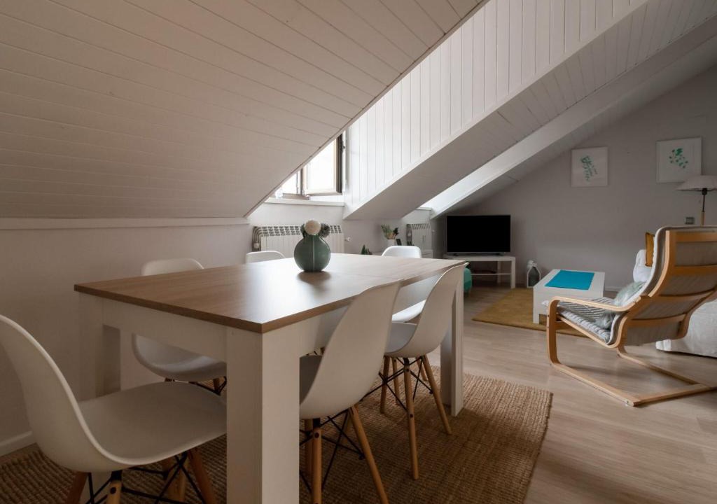 Vielha Apartment | Peaceful Apartment in Vielha with Swimming Pool