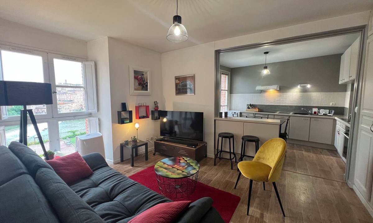 Albi Apartment | Peaceful apartment overlooking the Tarn