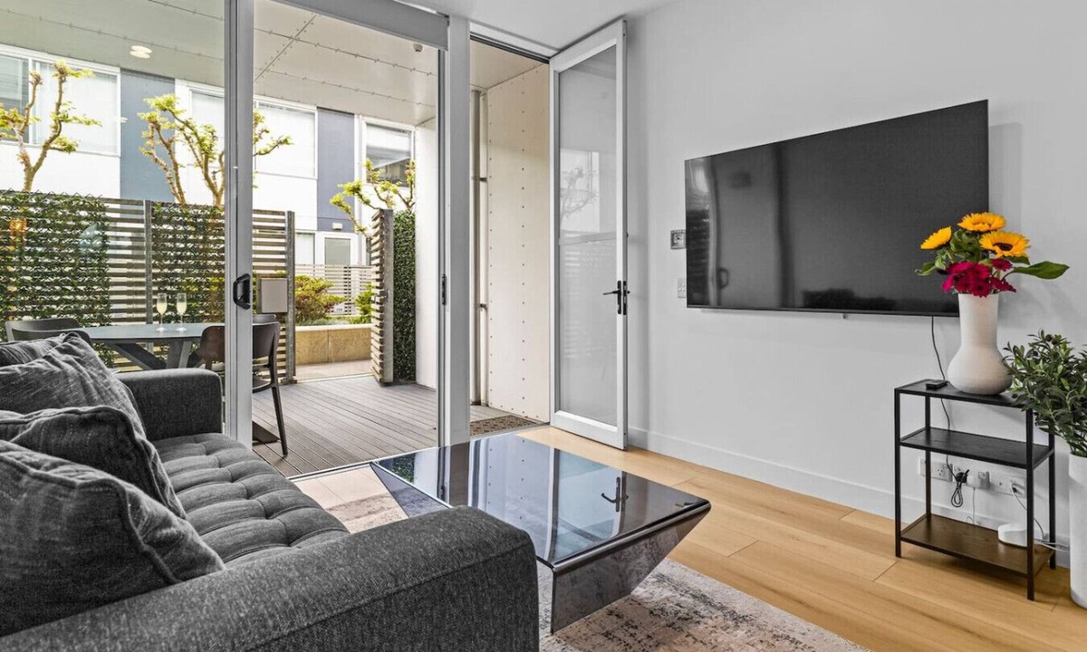 St. Mary's Bay Apartment | Peaceful Apartment with Courtyards & Carpark