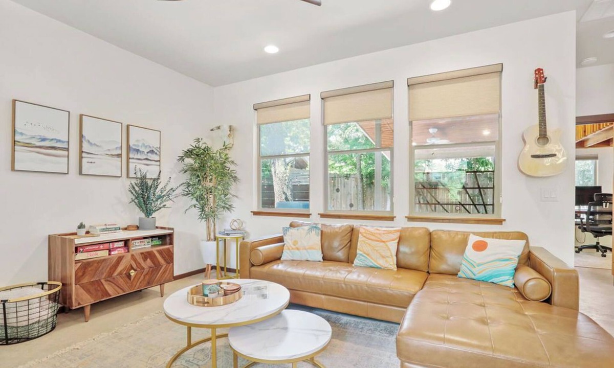 Swede Hill House | Peaceful Austin Oasis w/King Bed I Private yard l Centrally Located