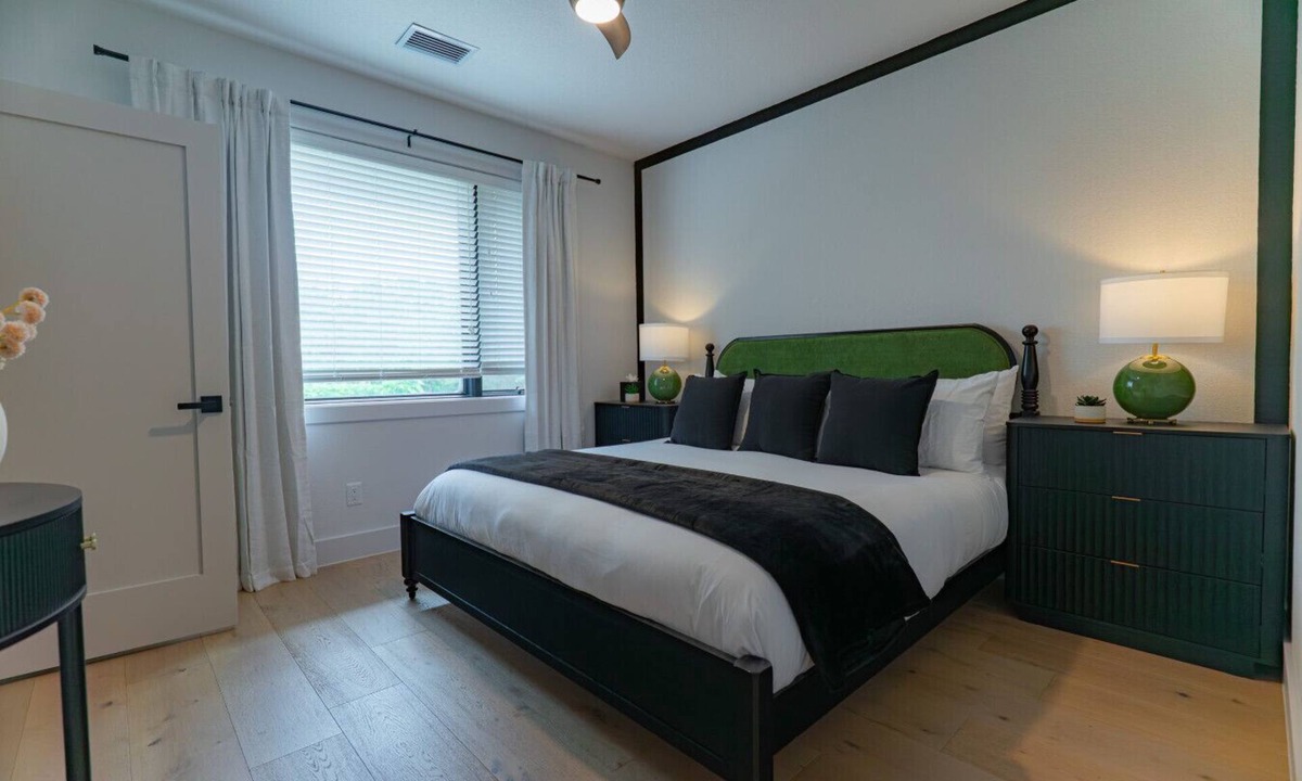 Westcliff Apartment | Peaceful Austin Retreat-Central Austin- 2 bedroom
