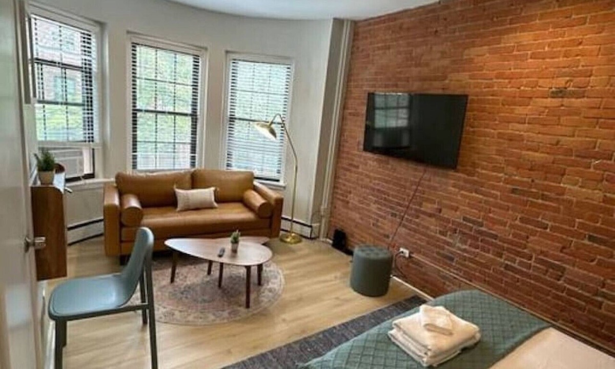Prudential - St. Botolph Apartment | Peaceful Back Bay Studio
