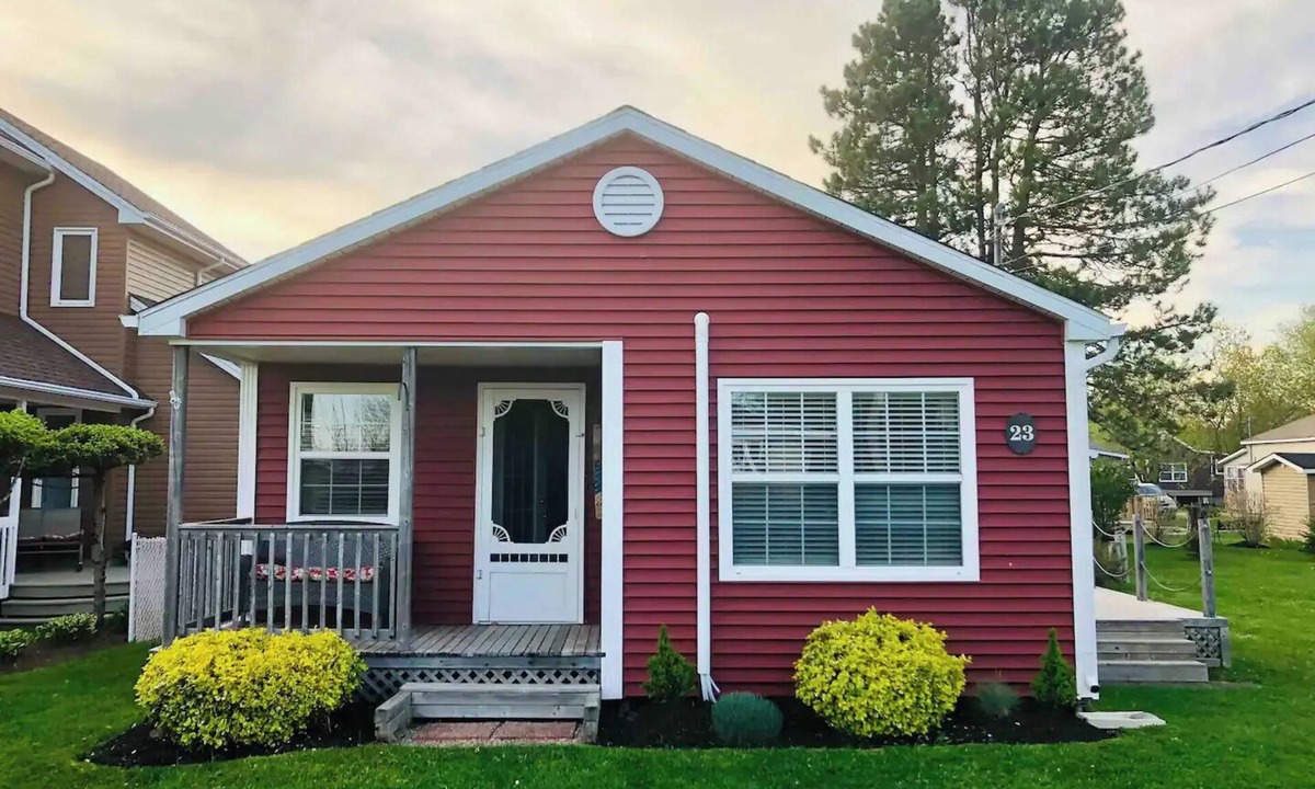 Pointe-du-Chene Cottage | Peaceful Beach Cottage