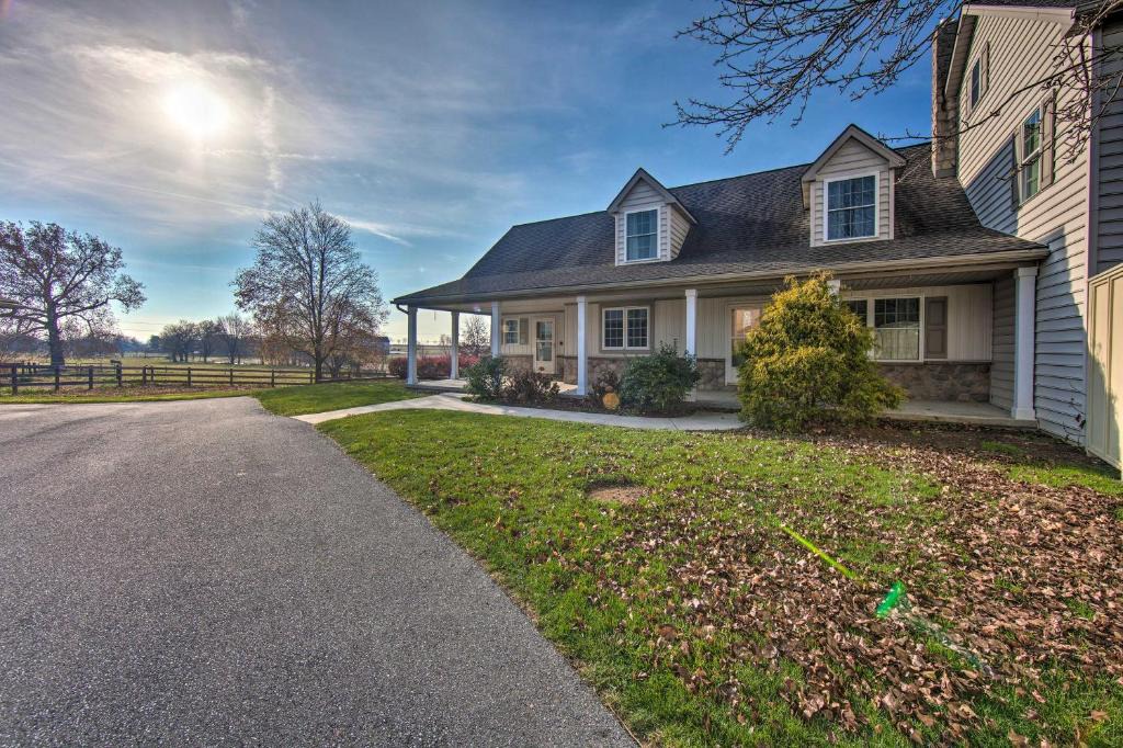 Bird In Hand House | Peaceful Bird in Hand Home w/Farmland Views!