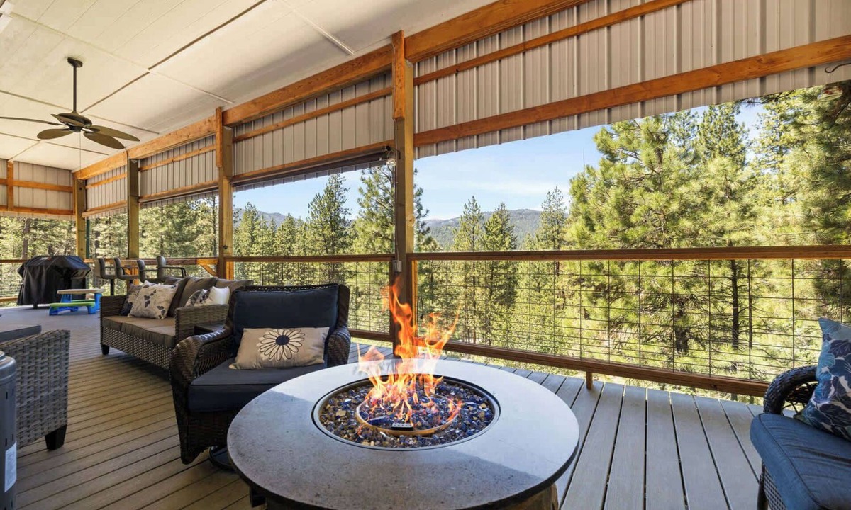 Boise House | Peaceful Boise Retreat 3BR with Cozy Deck