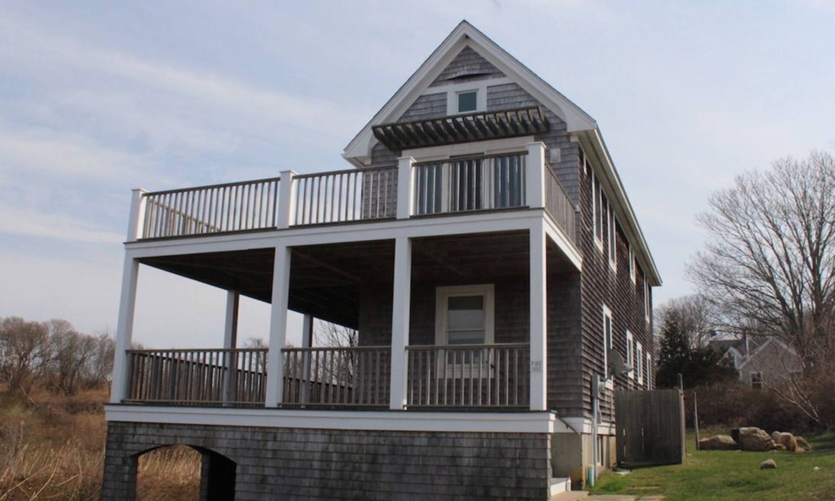 Block Island House | Peaceful, Breezy, Pet Friendly Getaway!