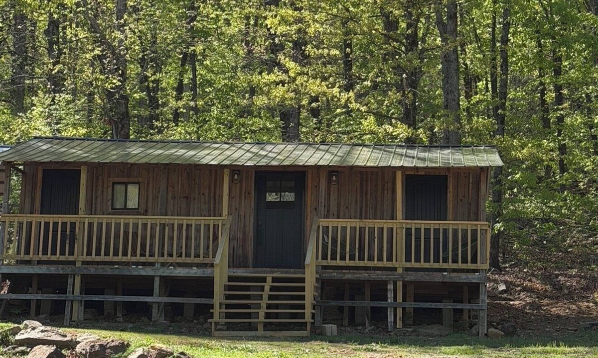 Floral Cabin | Peaceful Cabin Getaway Surrounded by 3,000 Acres of Nature
