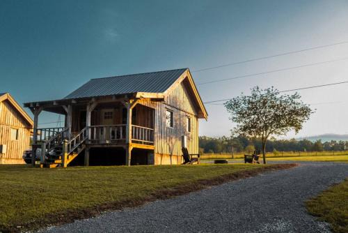 Smithville House | Peaceful Cabin Near Waterfalls Fire Pit & Creek Cabin 1
