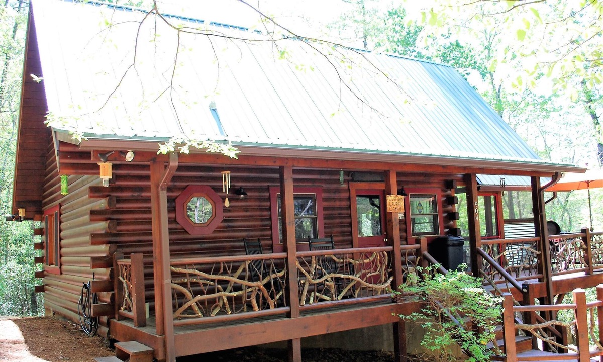 Brasstown Cabin | Peaceful Cabin Retreat w/Fishing Pond, near Folk School. WiFi, Pet Friendly!