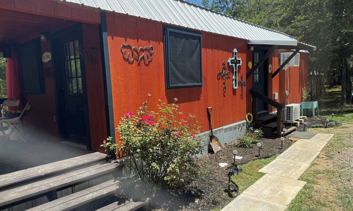 Bates Cabin | Peaceful cabin retreat to enjoy all the quiet & beauty nature has to offer.