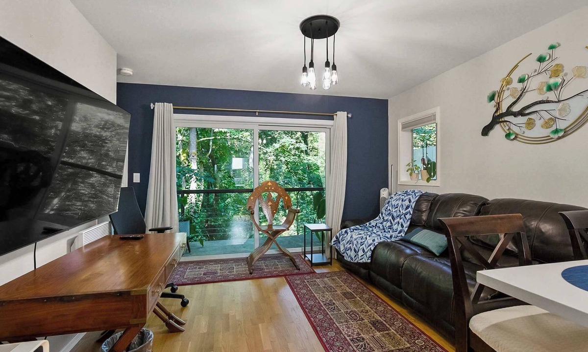 Lawton Park Condo | Peaceful, centrally located condo in Magnolia