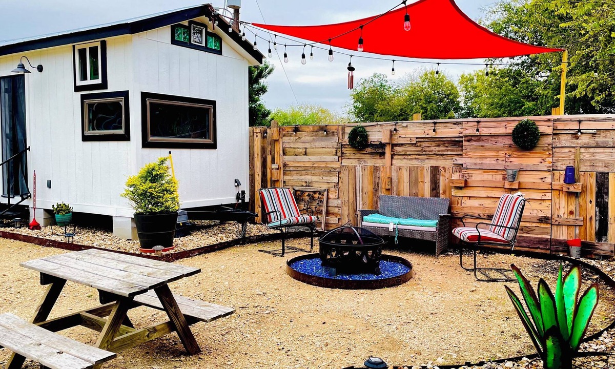 Kyle Cottage | Peaceful Charming Tiny Home