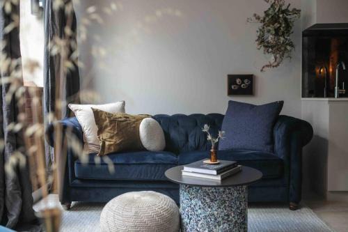 Collingwood Apartment | Peaceful City Escape - Revel & Hide