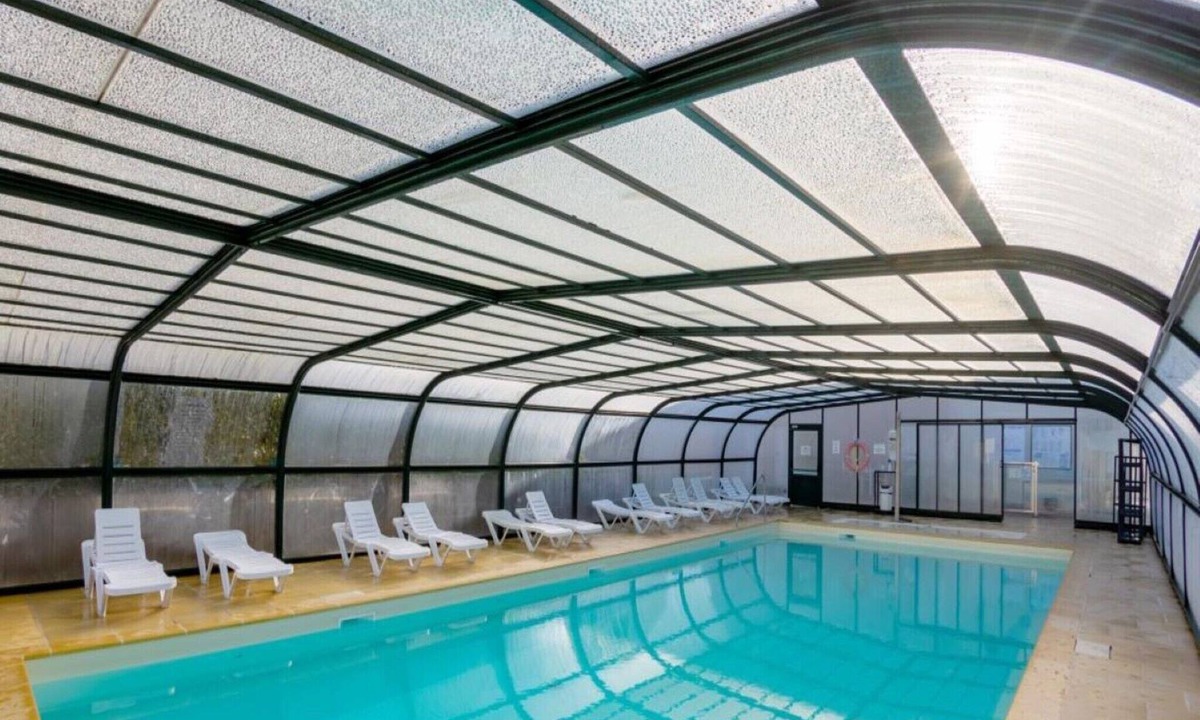 Saint-Nic House | Peaceful coastal stay with access to pool