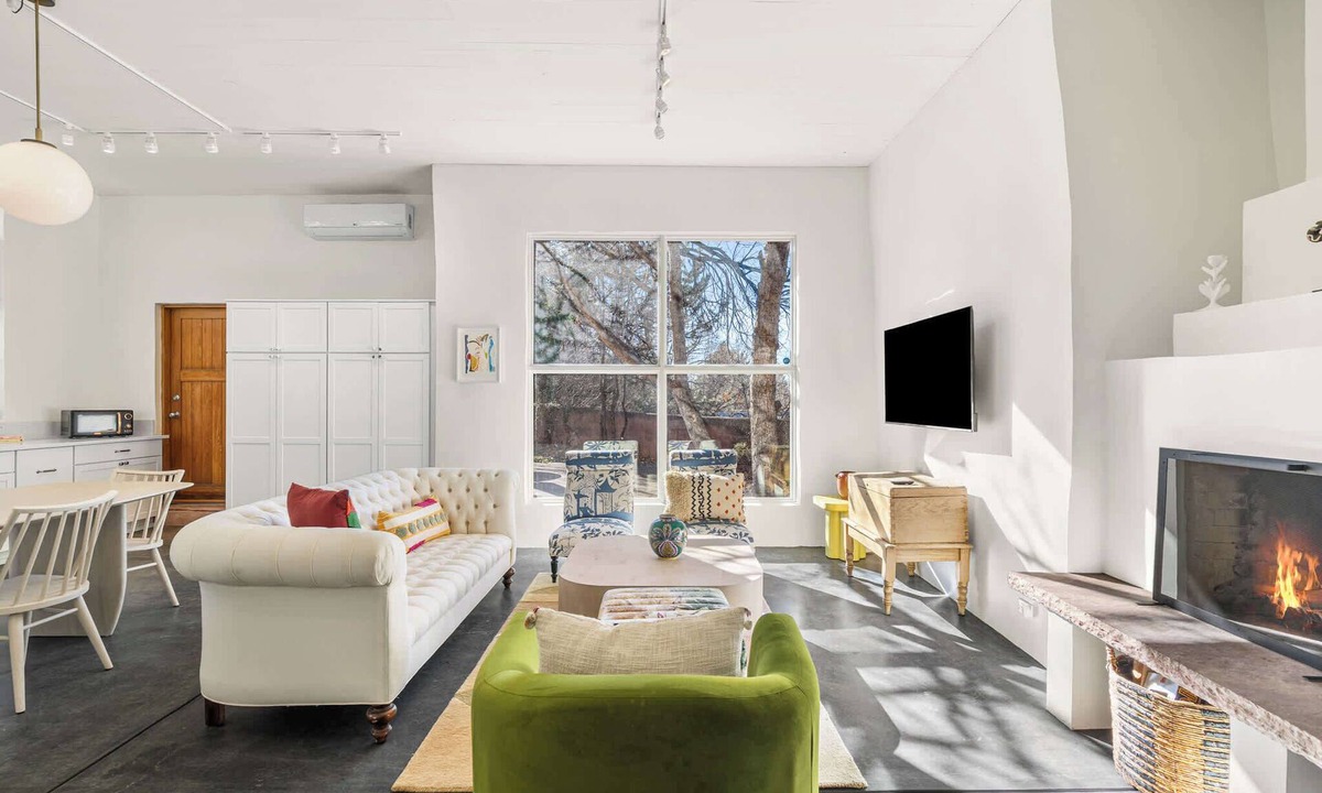 Santa Fe House | Peaceful Contemporary East Side Retreat with Kivas