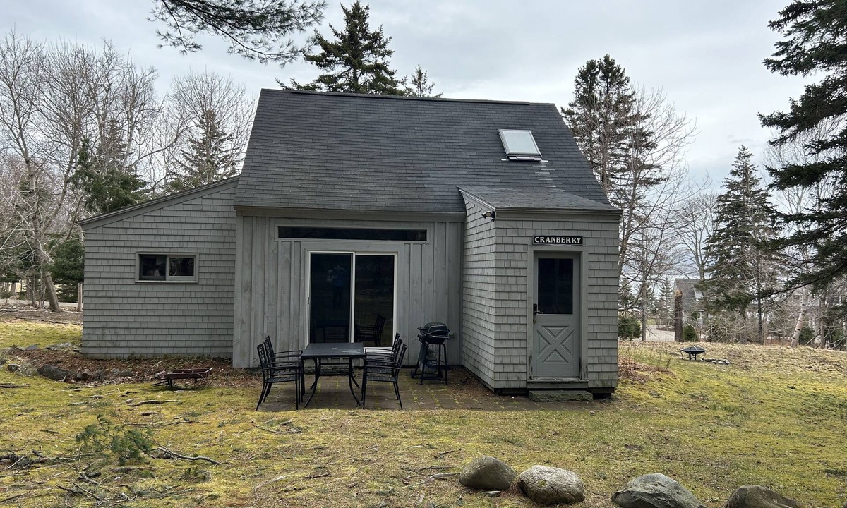 Seawall Cottage | Peaceful Cottage with Ocean Access