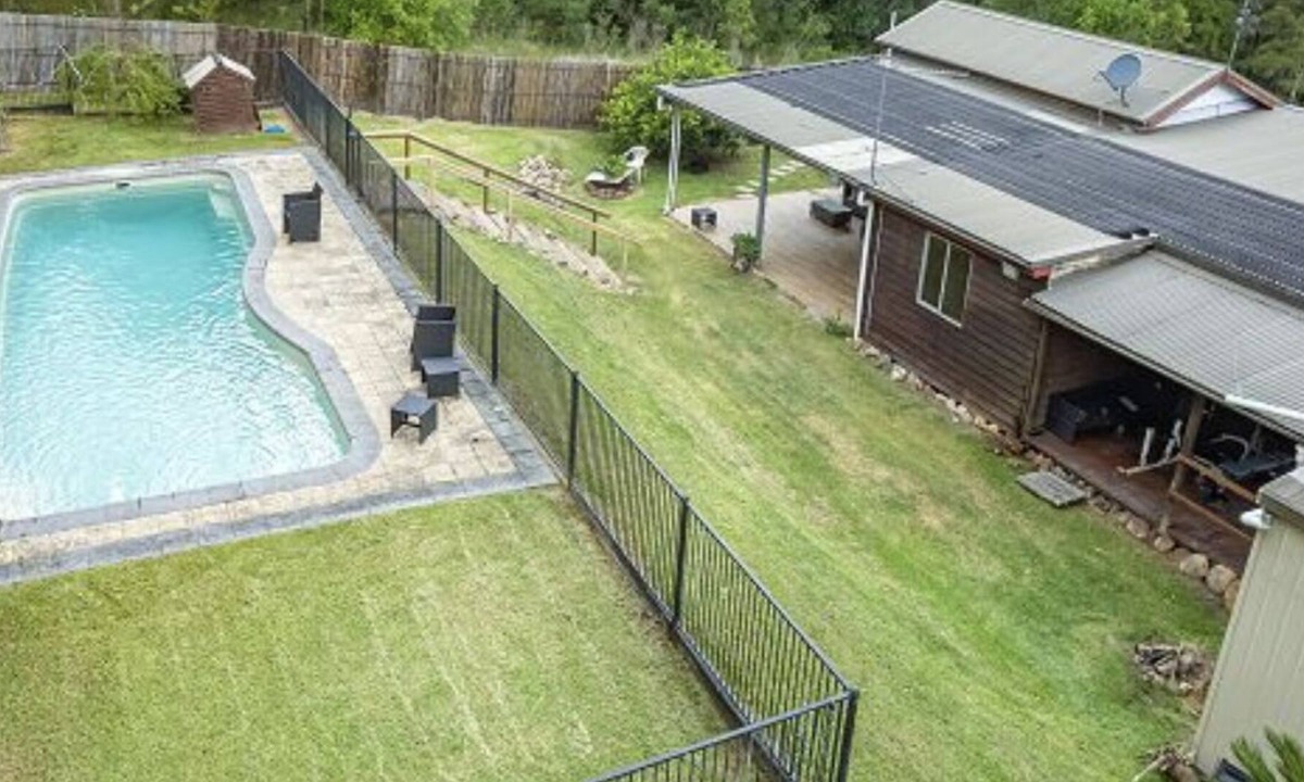 Booral House | Peaceful cottage