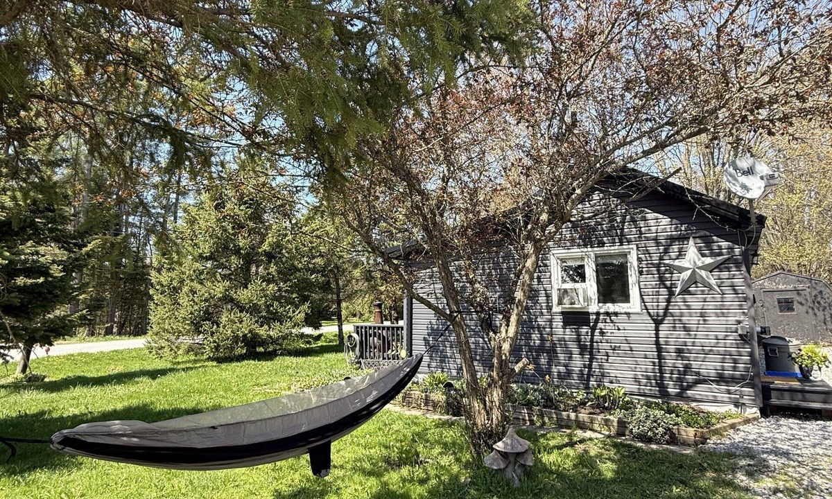 Norland Cottage | Peaceful Cottage for 2 – Fire Pit, BBQ & Nature!