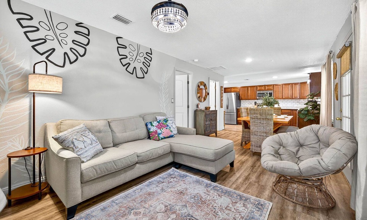 Bushnell Cottage | Peaceful Cottage Near Trails & River