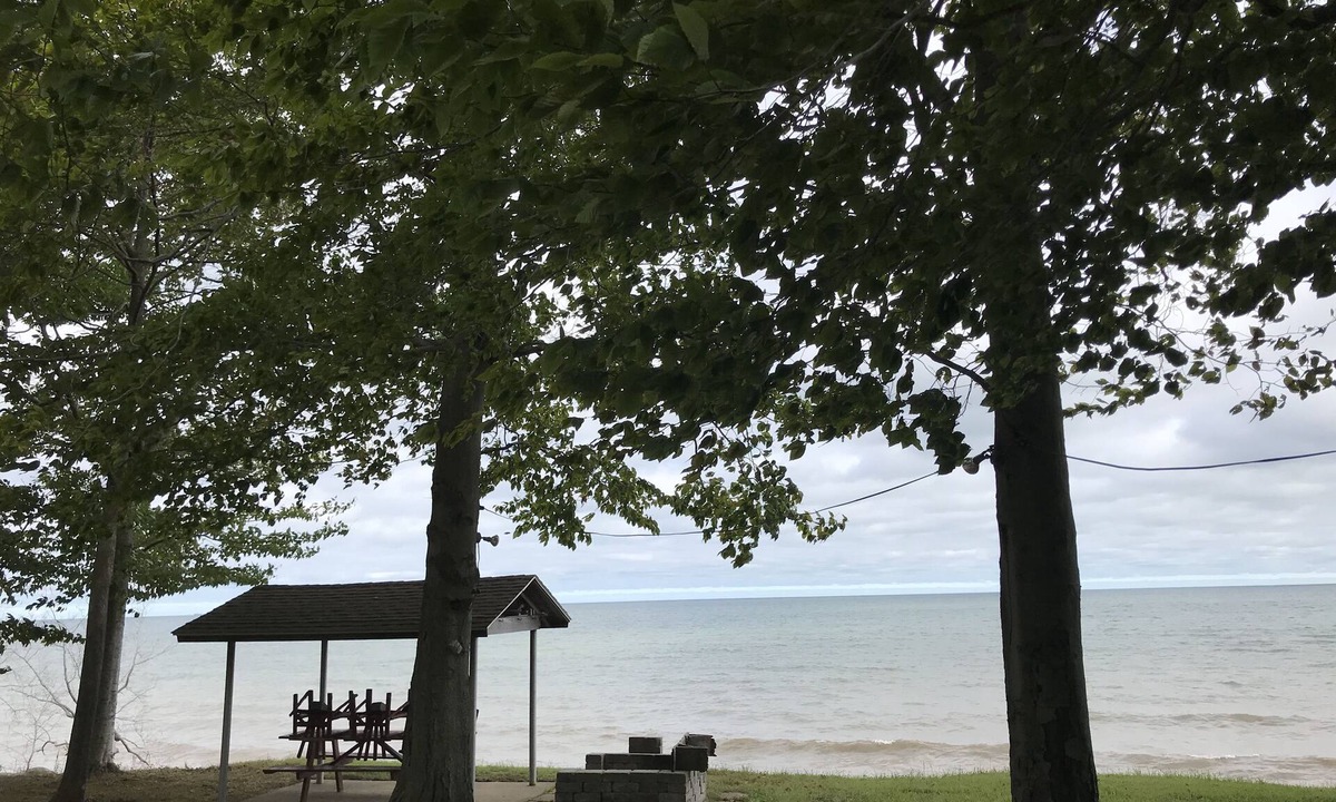 Town of Yates Cottage | Peaceful cottage on Lake Ontario