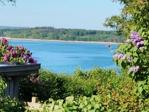 Kirke Hyllinge House | Peaceful Cottage With View Near Fjord Trails