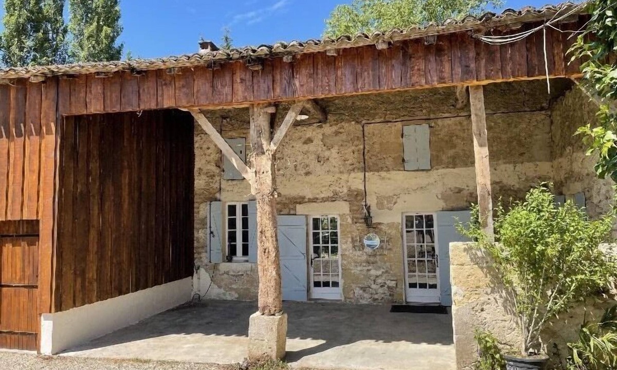 Mongauzy Cottage | Peaceful cottage with small pool