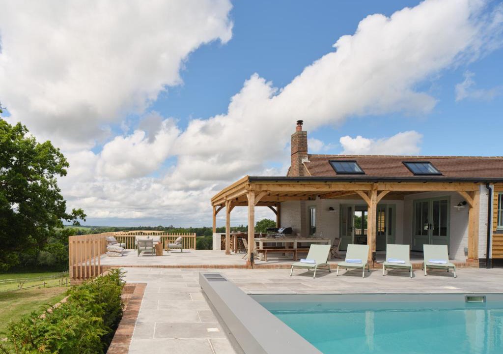 Crowborough Villa | Peaceful cottage with great views and spa facilities