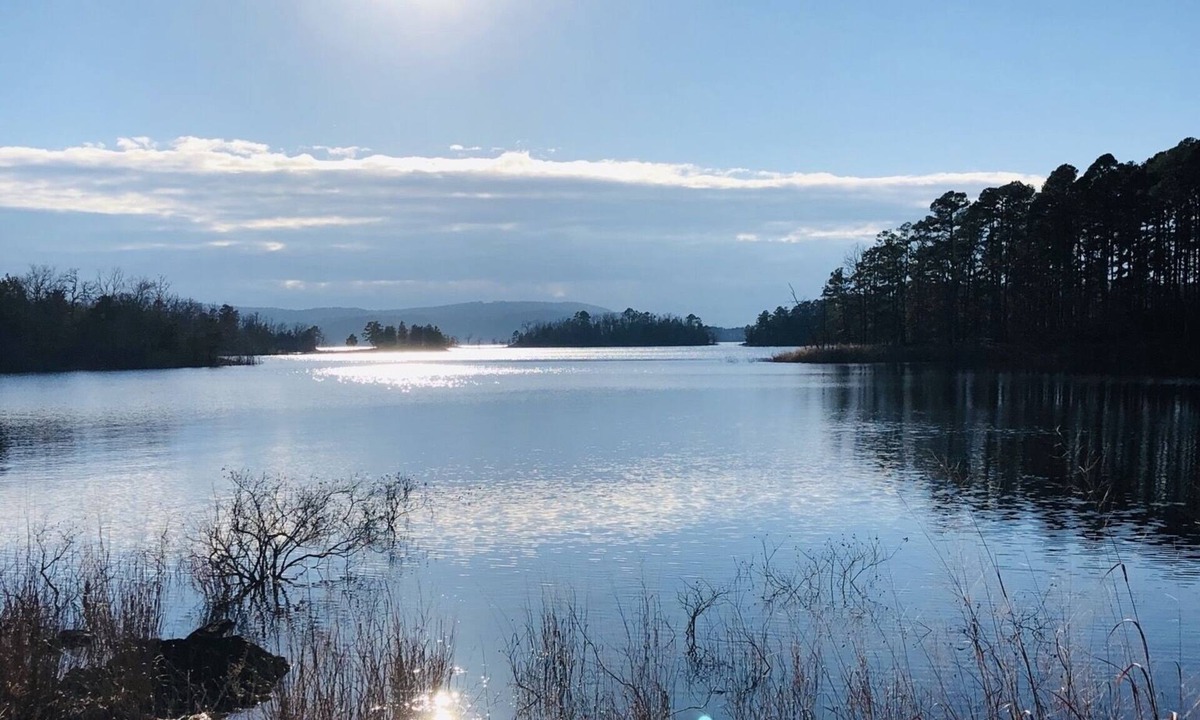 Mid America House | Peaceful Country Cozy home semi secluded minutes to North end of Lake Ouachita.