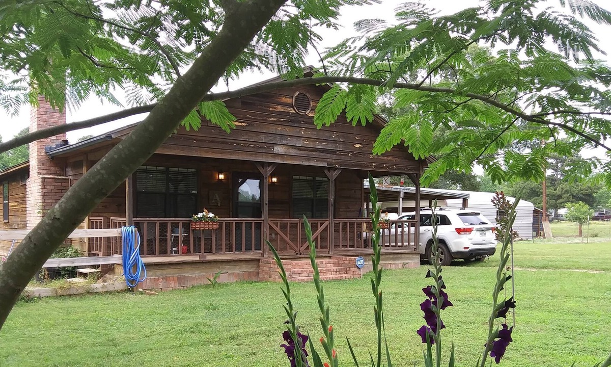 Gilmer Cabin | Peaceful Countryside Cottage Getaway