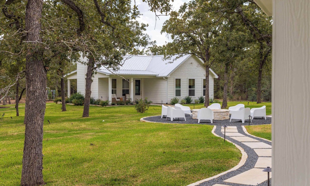 Round Top House | Peaceful Countryside | 2 Homes | Minutes from RT