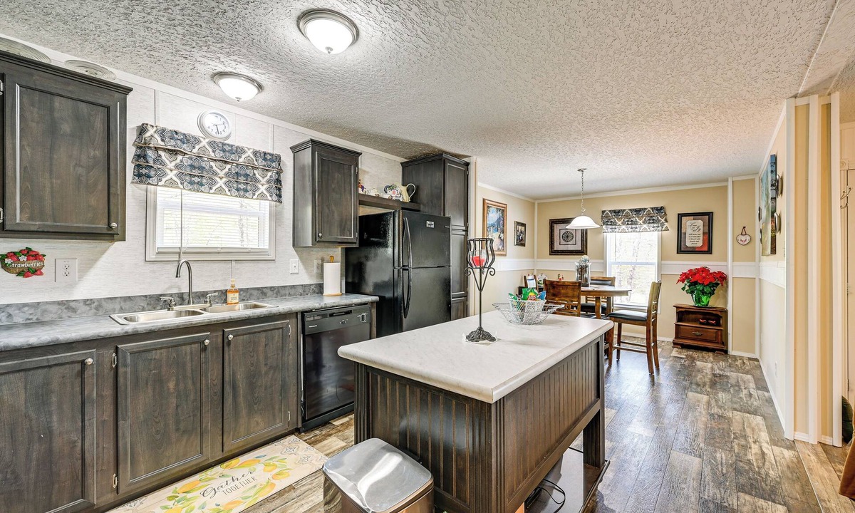 Stokes Cottage | Peaceful Danbury Getaway - 3 Mi to Hanging Rock!
