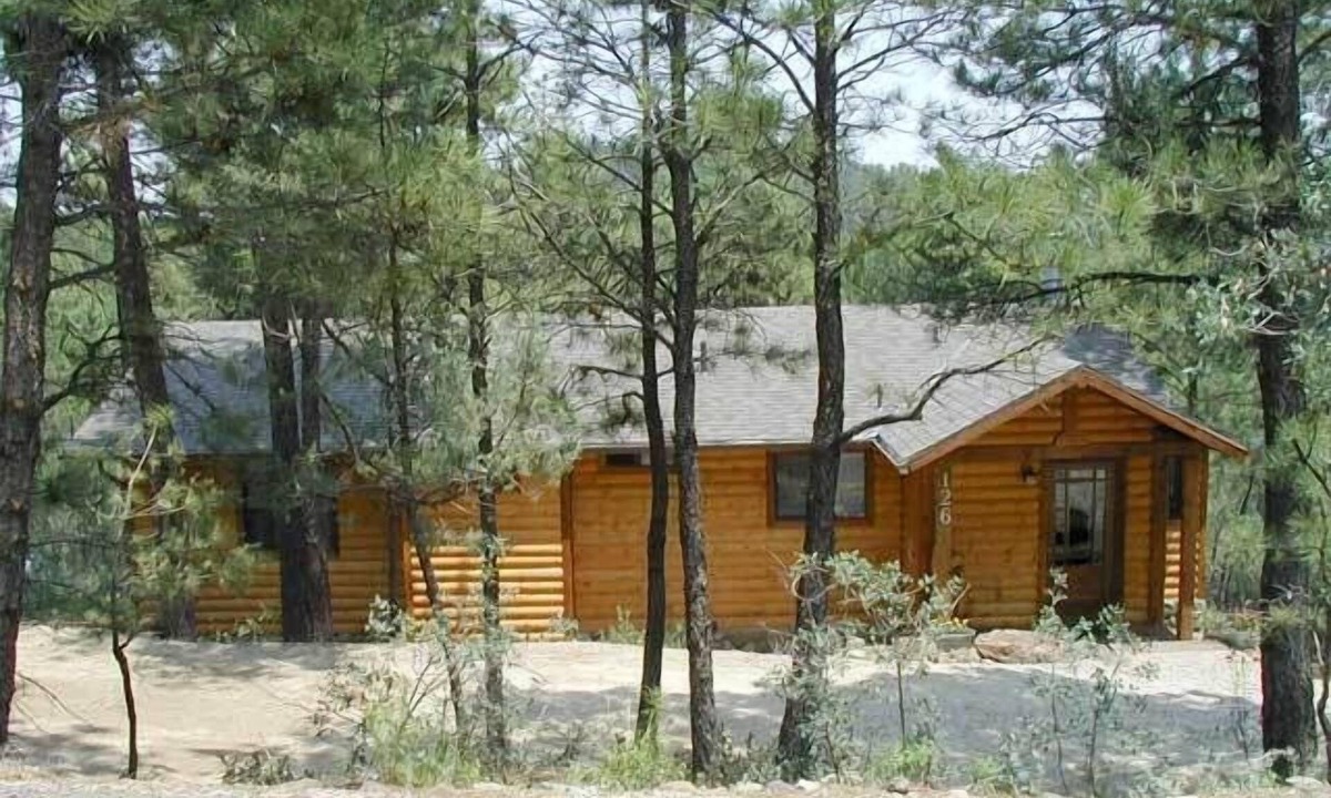 Ruidoso Cabin | PEACEFUL, EASY FEELING, HOT TUB! nFIREPLACE! PETS BY APPROVAL. WEEKLY DISCOUNTS