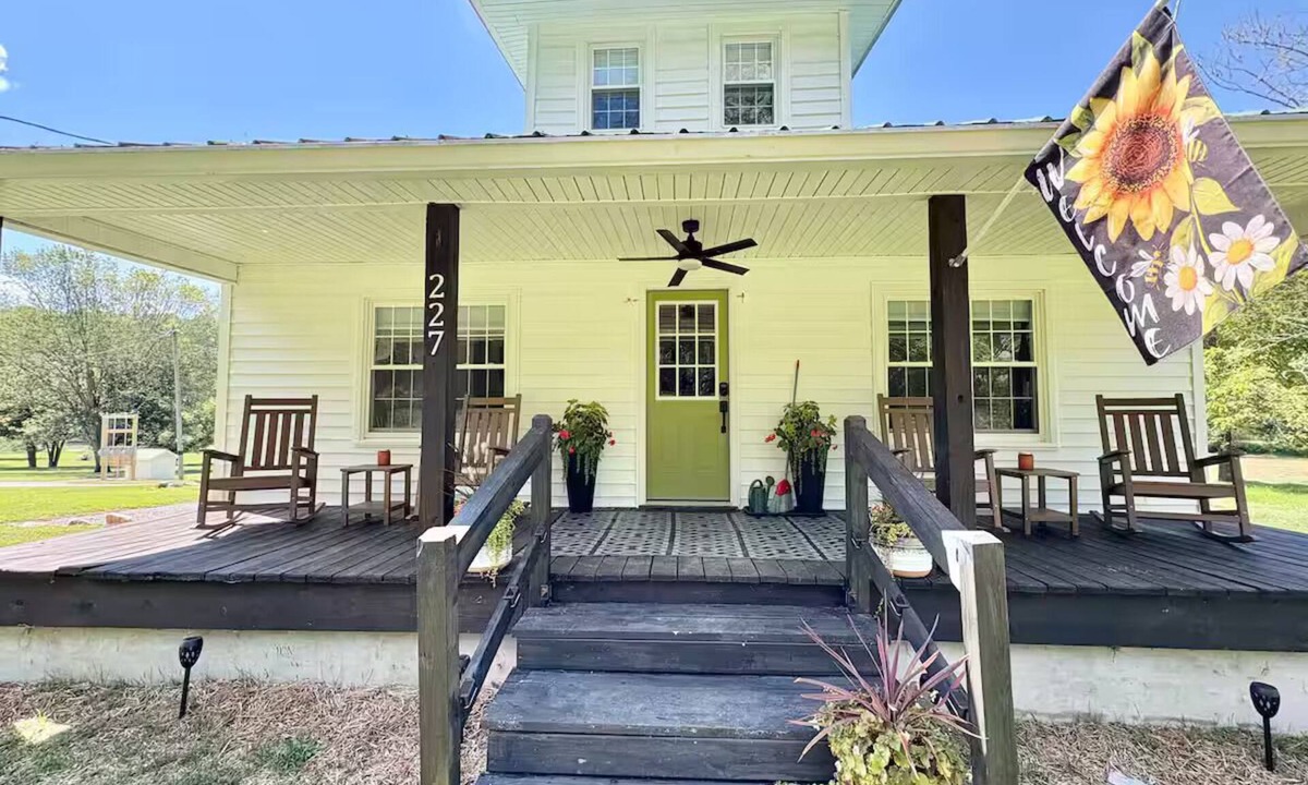 Fries House | Peaceful, Easy Feeling Riverhouse