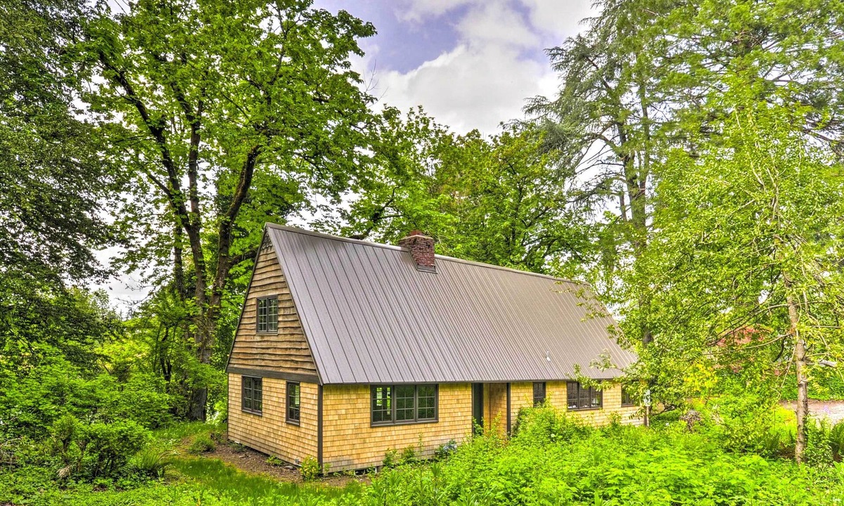 Carver Cottage | Peaceful + Elegant Cottage w/Riverside View