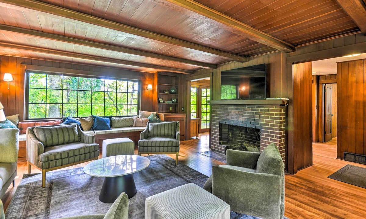 Carver Cottage | Peaceful + Elegant Cottage w/Riverside View