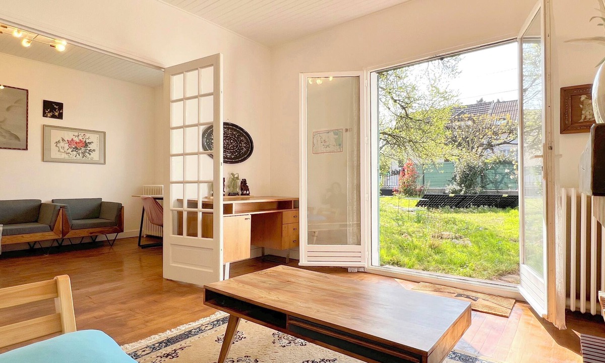 Champs-sur-Marne House | Peaceful Family Home, Garden & Patio & Private Parking, Visit Disney & Paris